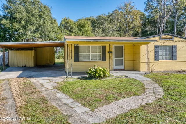 $215,000 | 2561 Nicholas Circle East, Jacksonville, FL 32207