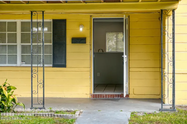 $215,000 | 2561 Nicholas Circle East, Jacksonville, FL 32207