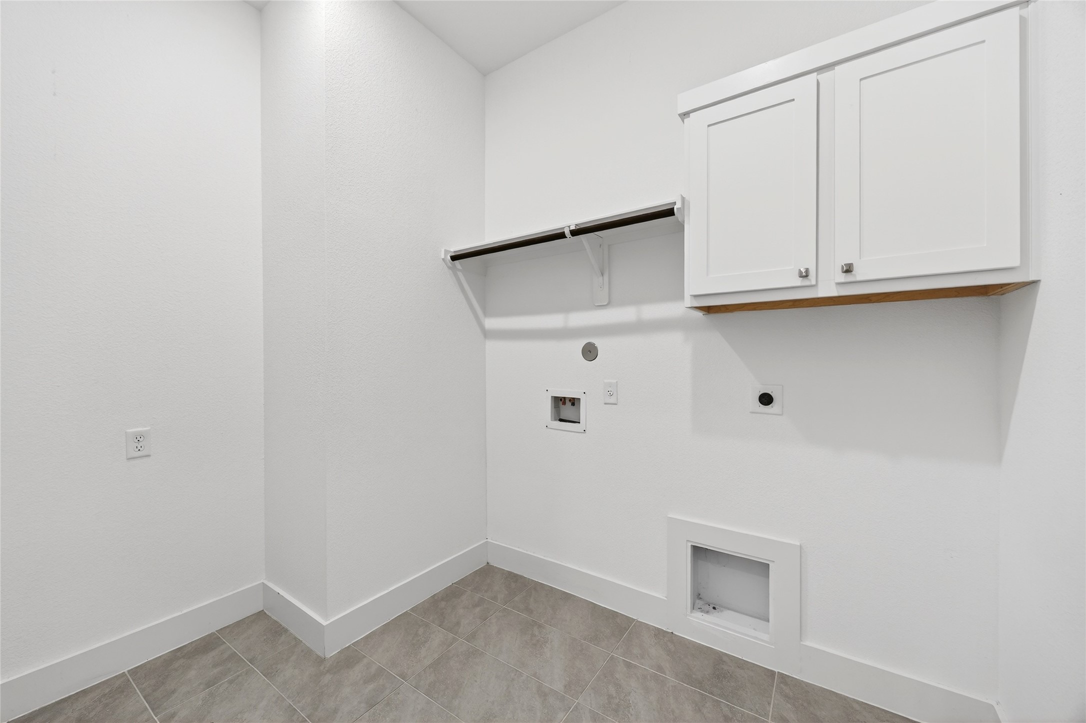 32018 Crested Knl Court Fulshear, TX 77441 - Photo 45 of 50 a view of an empty room