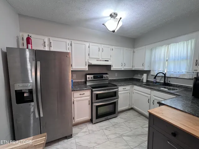 $260,000 | 185 River Road, Harrogate, TN 37752