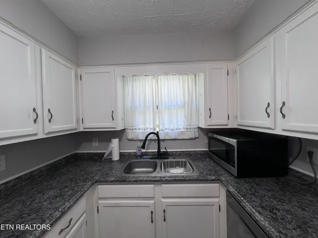 $260,000 | 185 River Road, Harrogate, TN 37752