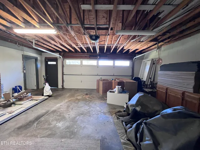 $260,000 | 185 River Road, Harrogate, TN 37752