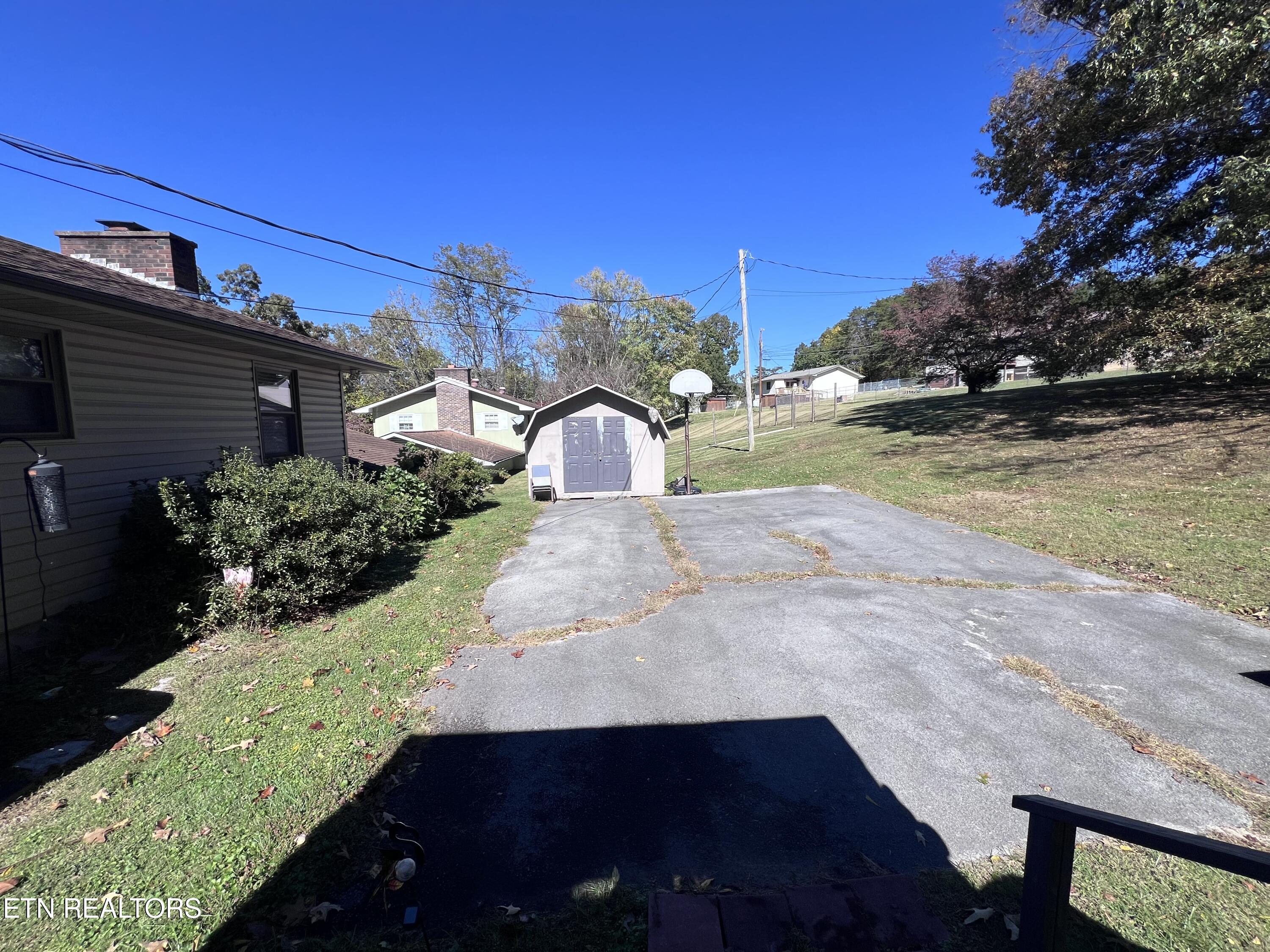 185 River Road Harrogate, TN 37752 - Photo 6 of 40 IMG_6360