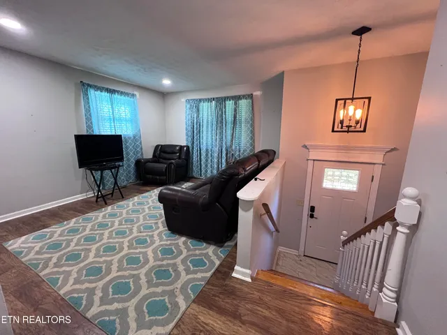 $260,000 | 185 River Road, Harrogate, TN 37752