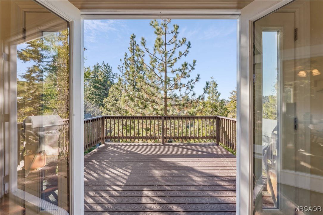 305 Summit Road Lake Arrowhead, CA 92352 - Photo 16 of 47