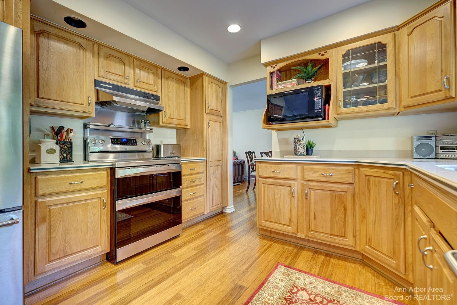 35807 Smithfield Road Farmington, MI 48335 - Photo 11 of 37 Photo 11