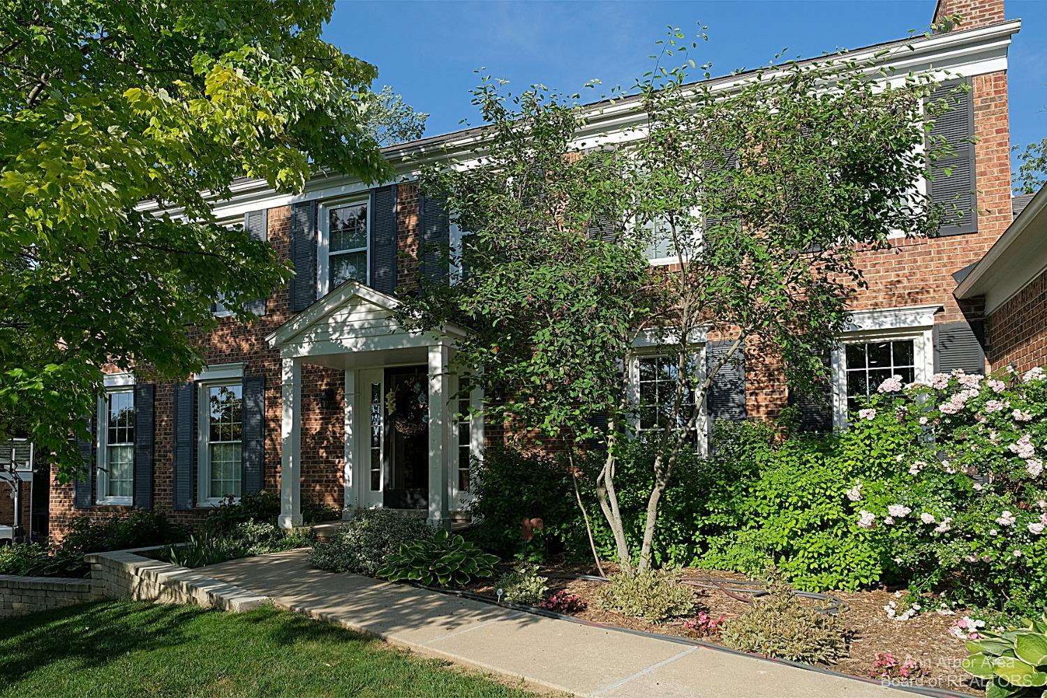 35807 Smithfield Road Farmington, MI 48335 - Photo 2 of 37 Photo 2