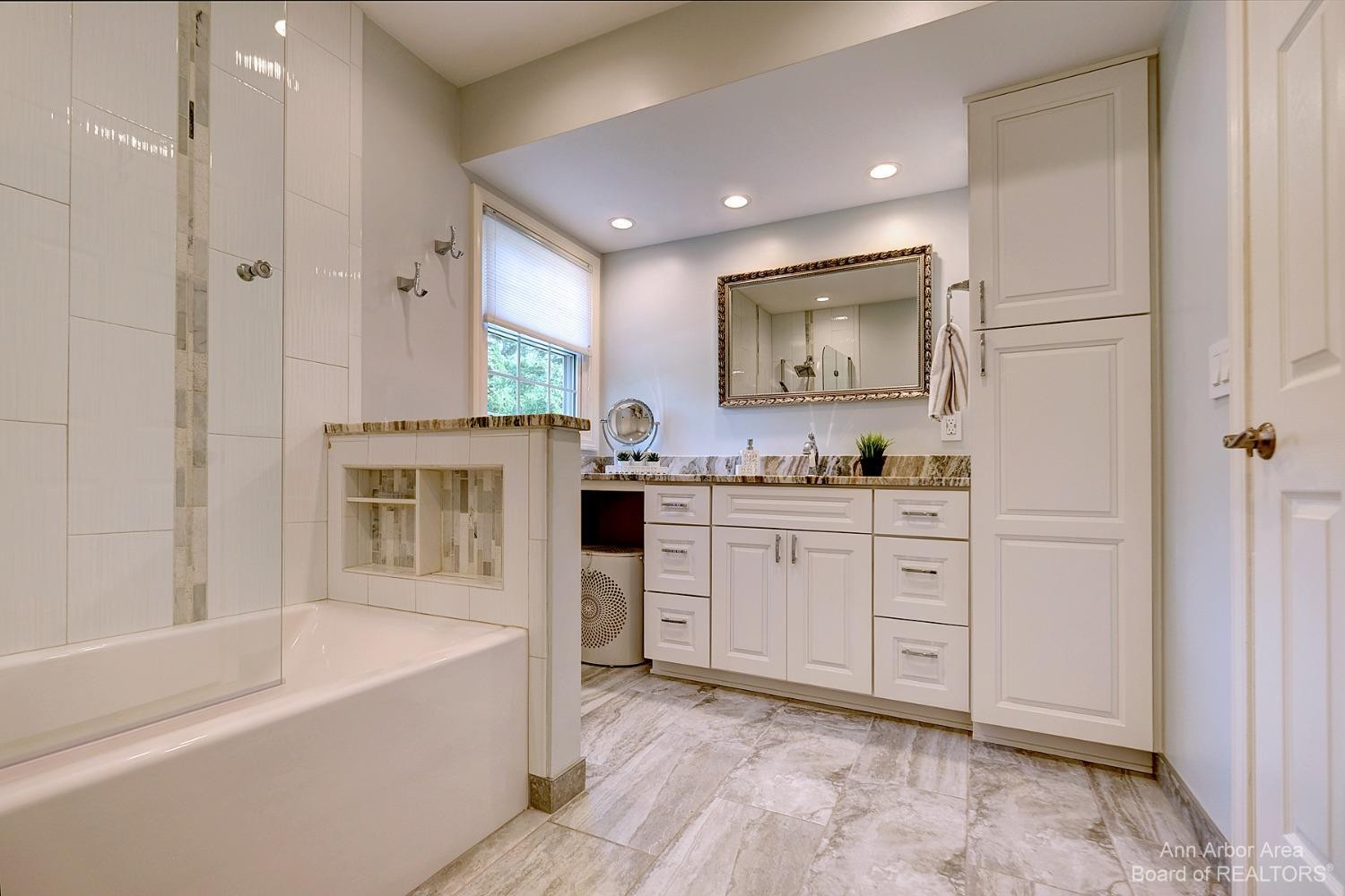 35807 Smithfield Road Farmington, MI 48335 - Photo 21 of 37 Photo 21