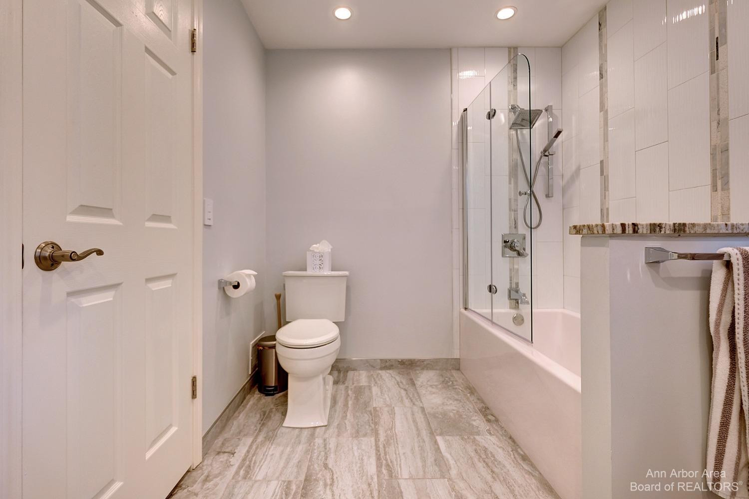35807 Smithfield Road Farmington, MI 48335 - Photo 22 of 37 Photo 22
