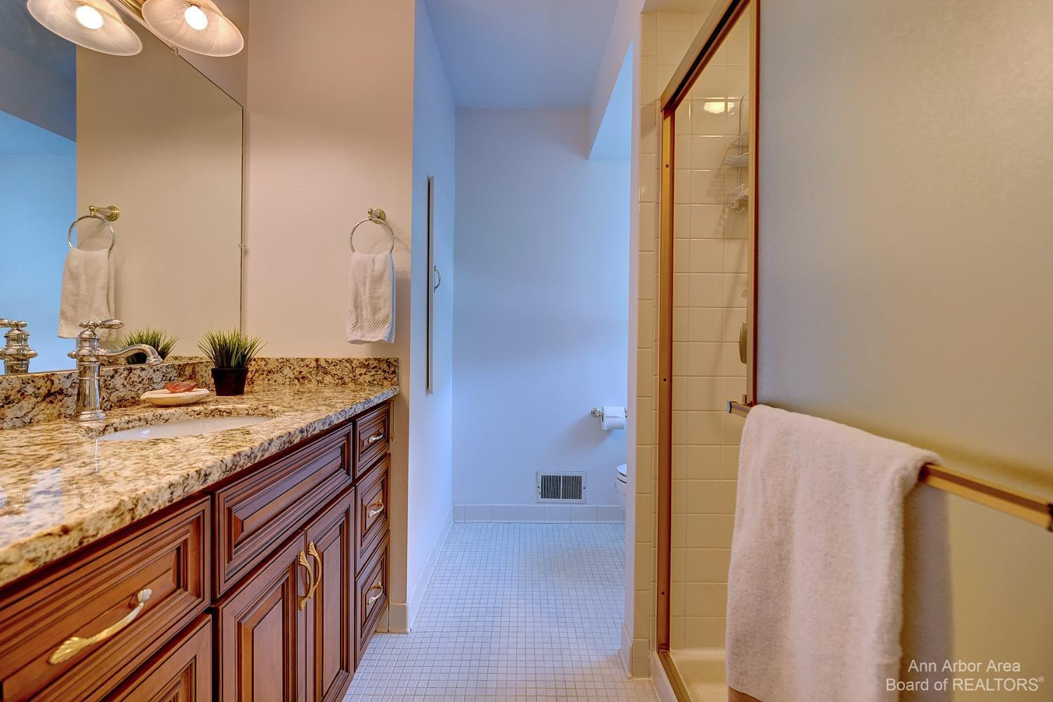 35807 Smithfield Road Farmington, MI 48335 - Photo 23 of 37 Photo 23