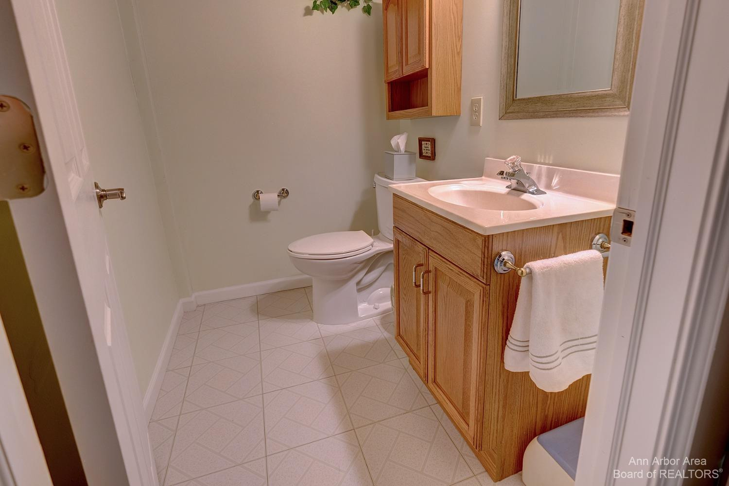 35807 Smithfield Road Farmington, MI 48335 - Photo 26 of 37 Photo 26