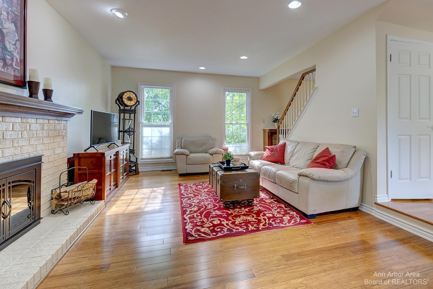 35807 Smithfield Road Farmington, MI 48335 - Photo 6 of 37 Photo 6