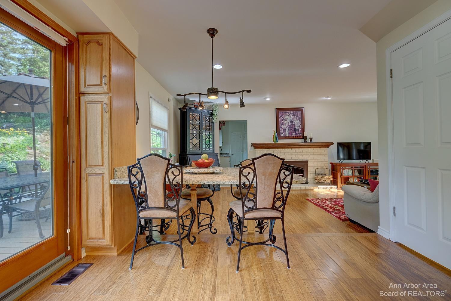 35807 Smithfield Road Farmington, MI 48335 - Photo 10 of 37 Photo 10