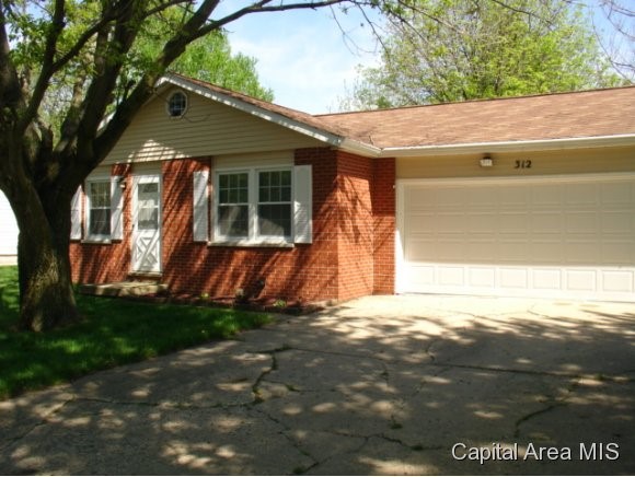 312 Walnut Valley Drive Springfield, IL 62707 - Photo 1 of 10