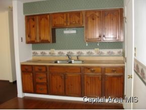 312 Walnut Valley Drive Springfield, IL 62707 - Photo 2 of 10