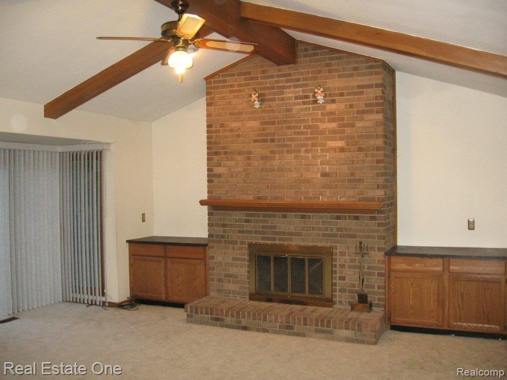 3139 Baypoint Drive Rochester, MI 48309 - Photo 6 of 11 Family Rm.