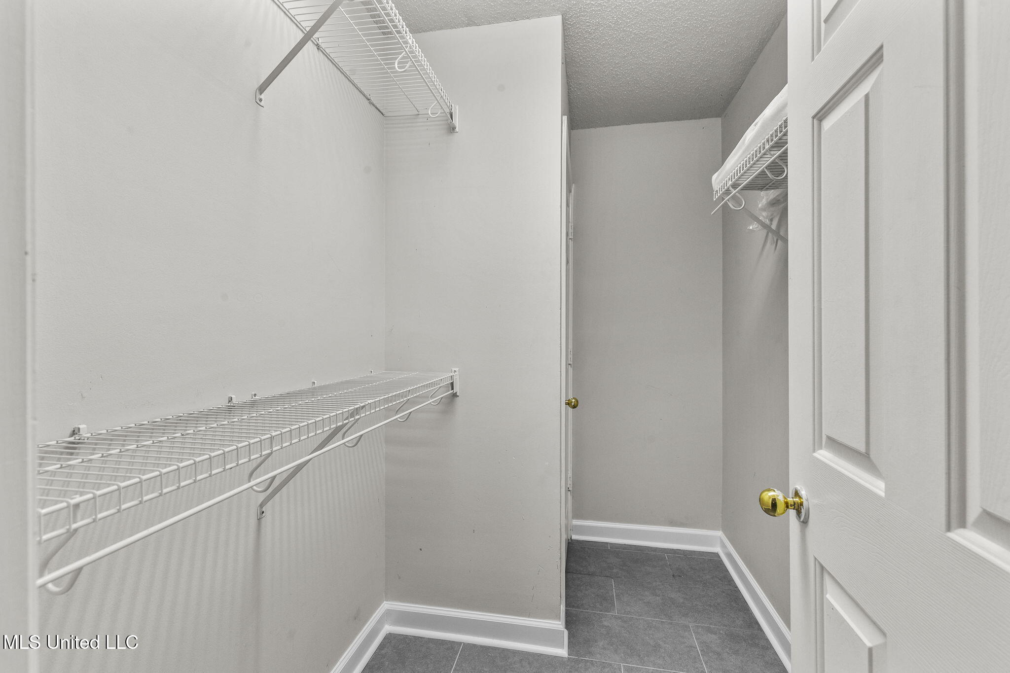 550 Post Road, Unit 803 Ridgeland, MS 39157 - Photo 25 of 50 large walk in closet