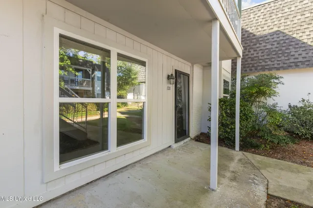 $229,000 | 550 Post Road, Unit 803, Ridgeland, MS 39157