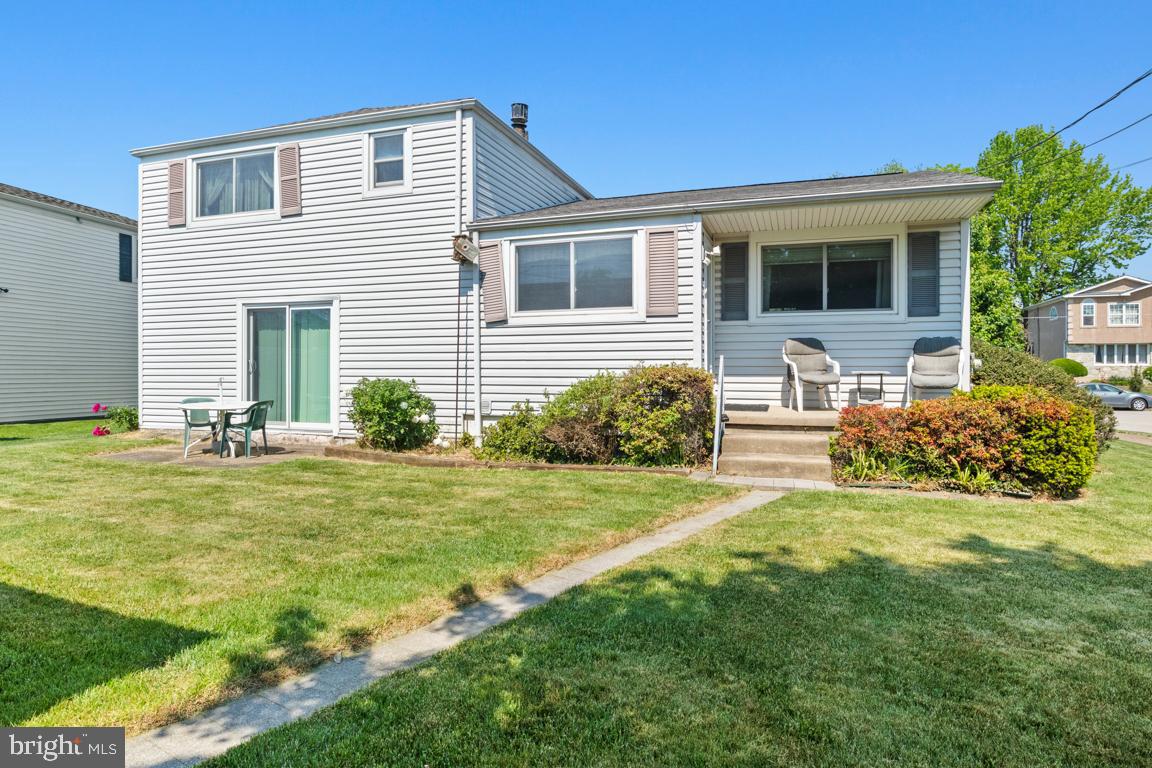 9735 Glenhope Road Philadelphia, PA 19115 - Photo 32 of 33 Gallery Image 32