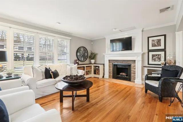 $899,000 | 275 Linden Road, Wayne, NJ 07470