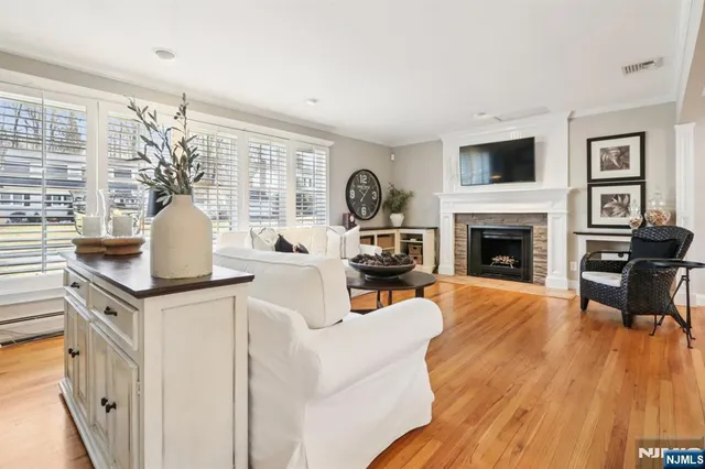 $899,000 | 275 Linden Road, Wayne, NJ 07470