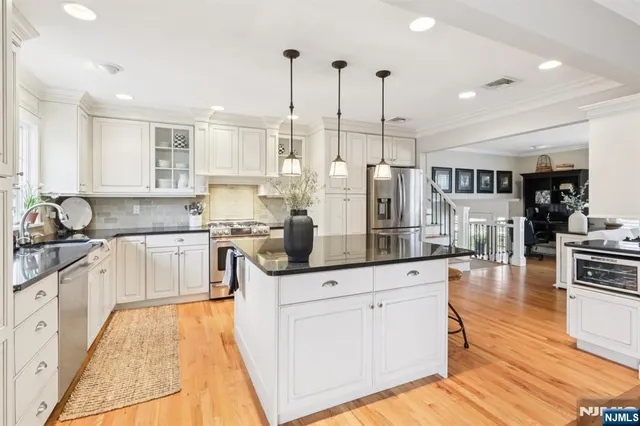 $899,000 | 275 Linden Road, Wayne, NJ 07470