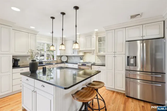 $899,000 | 275 Linden Road, Wayne, NJ 07470