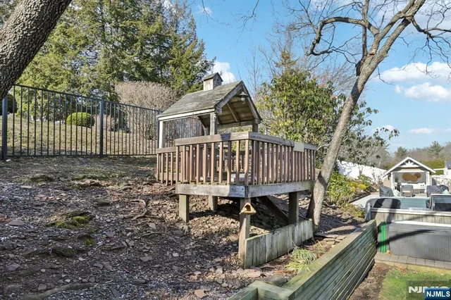 $899,000 | 275 Linden Road, Wayne, NJ 07470