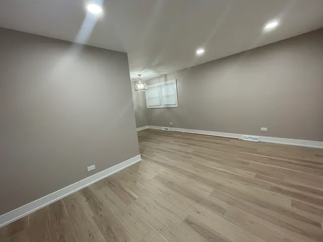 $3,000 | 8511 South Parkside Avenue, Burbank, IL 60459