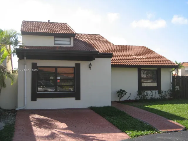 $3,200 | 8850 Southwest 112th Place, Miami, FL 33176