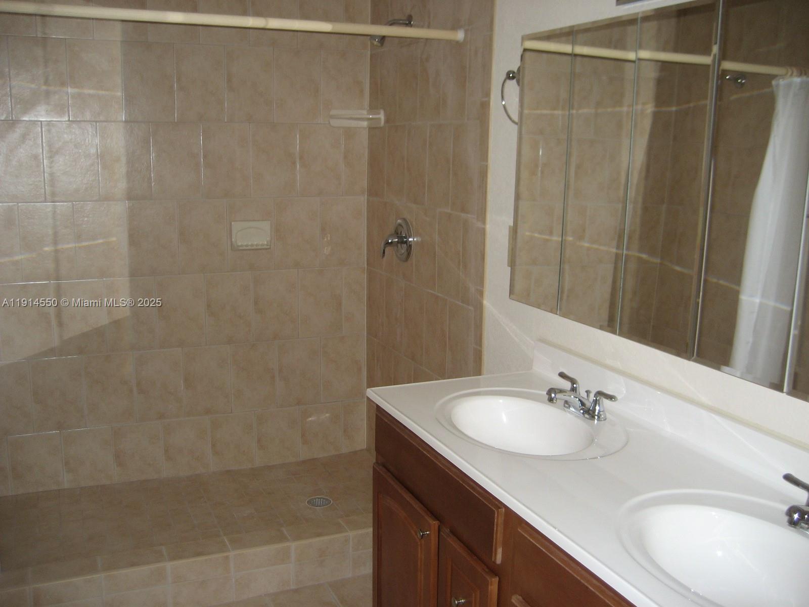 8850 Southwest 112th Place Miami, FL 33176 - Photo 7 of 12
