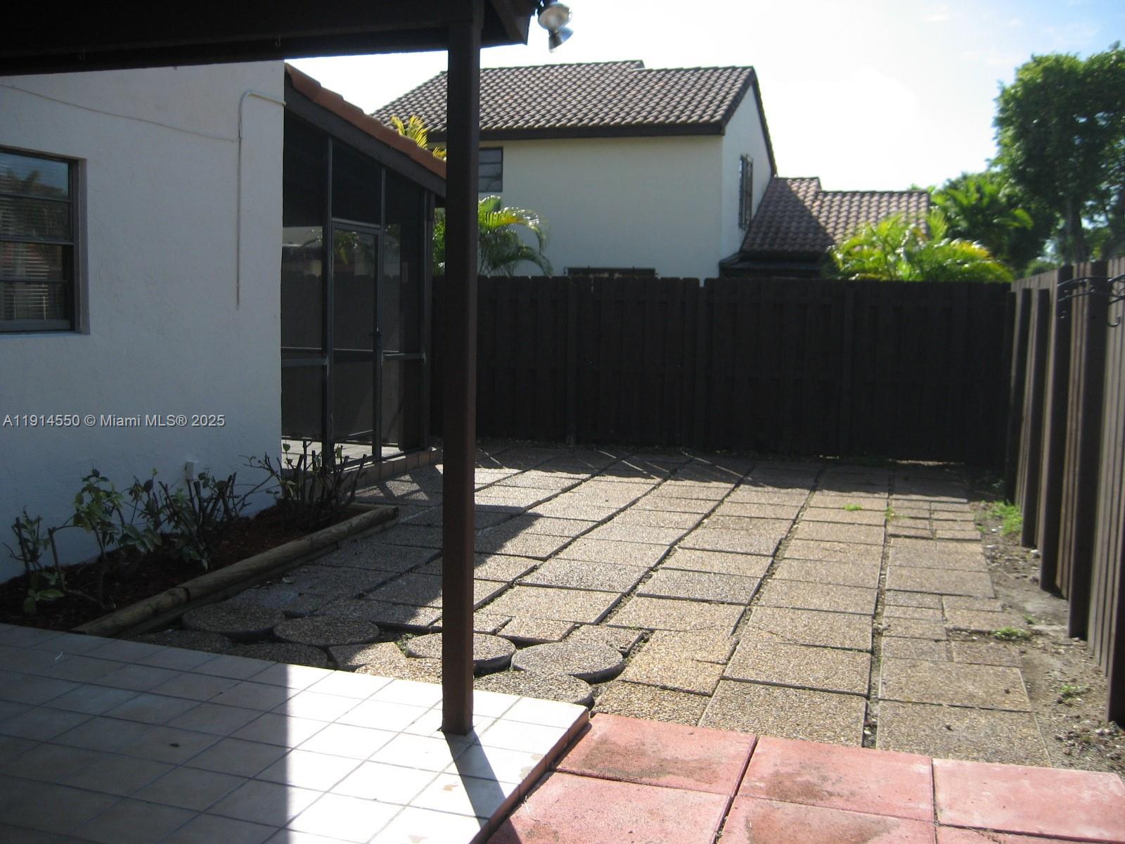 8850 Southwest 112th Place Miami, FL 33176 - Photo 8 of 12