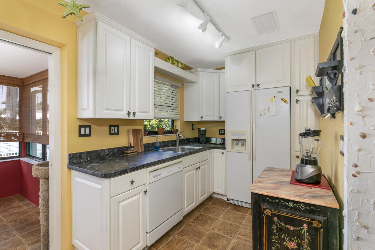 55 Southwest Cabana Point Circle Stuart, FL 34994 - Photo 16 of 33 untitled-12