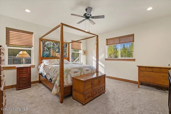 $1,174,000 | 517 Songbird Way, Spirit Lake, ID 83869