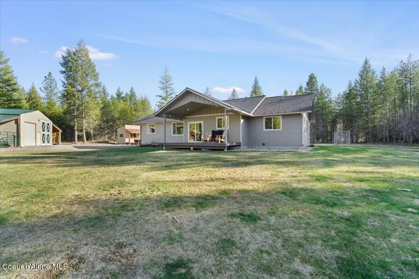 $1,174,000 | 517 Songbird Way, Spirit Lake, ID 83869