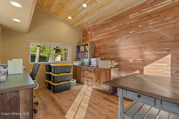$1,174,000 | 517 Songbird Way, Spirit Lake, ID 83869