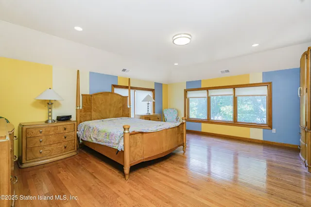 $1,590,000 | 528 Rathbun Avenue | Huguenot