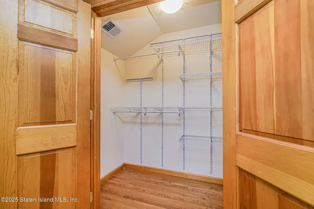 $1,590,000 | 528 Rathbun Avenue | Huguenot