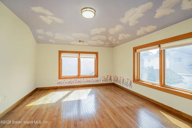 $1,590,000 | 528 Rathbun Avenue | Huguenot