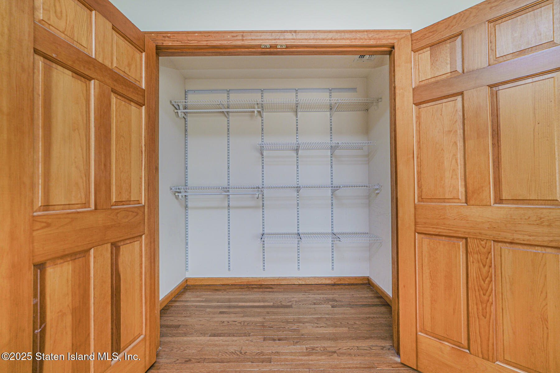 528 Rathbun Avenue Staten Island, NY 10312 - Photo 21 of 49 16