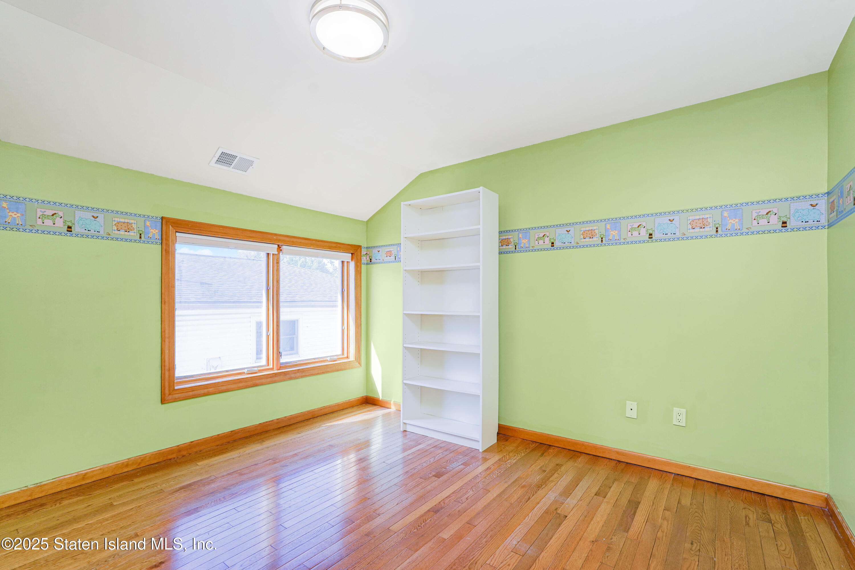 528 Rathbun Avenue Staten Island, NY 10312 - Photo 23 of 49 18