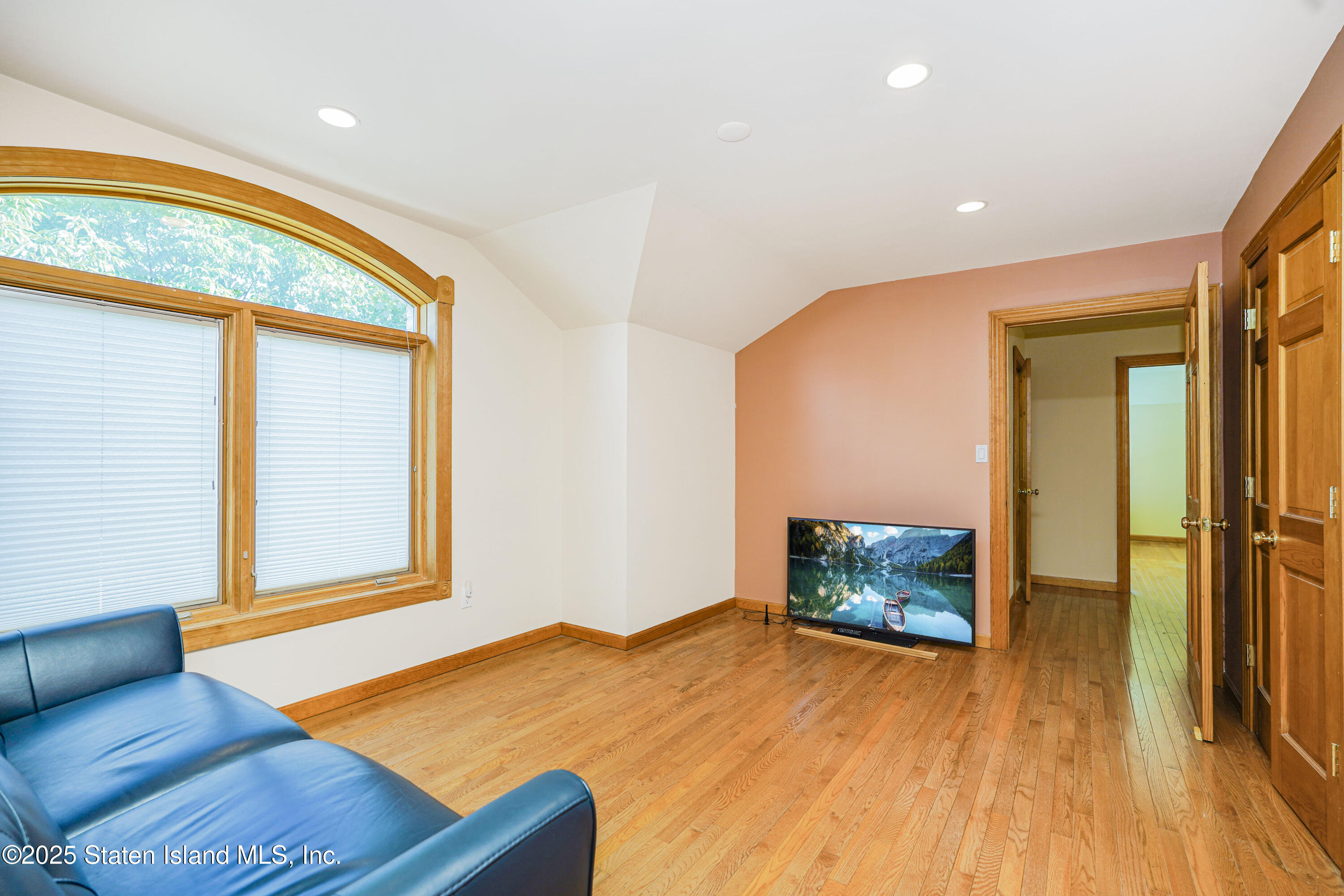 528 Rathbun Avenue Staten Island, NY 10312 - Photo 26 of 49 21