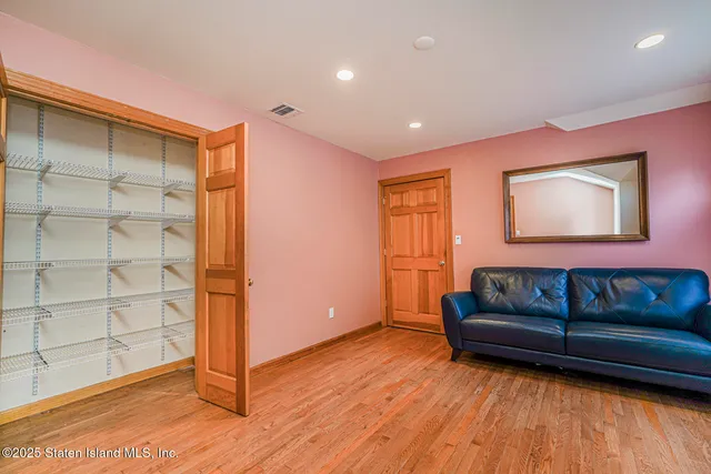 $1,590,000 | 528 Rathbun Avenue | Huguenot