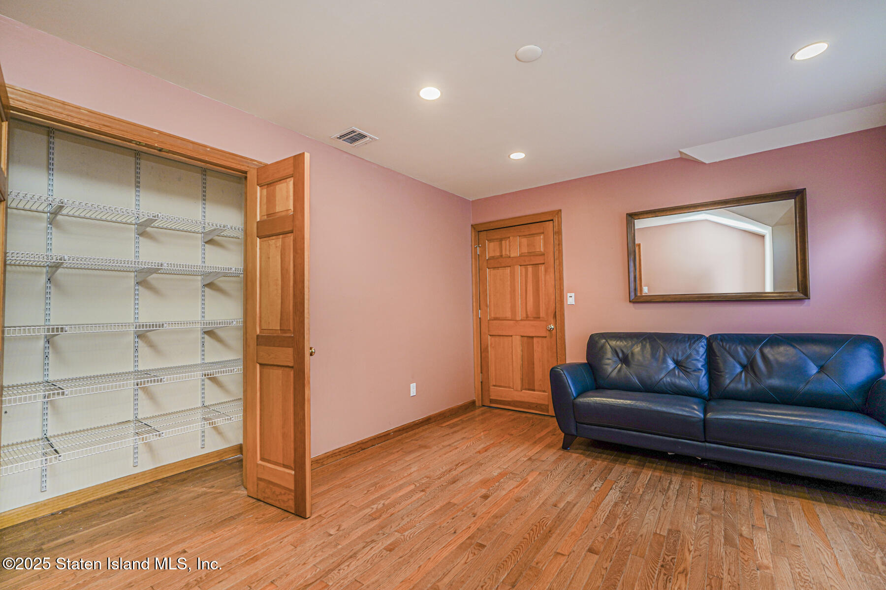 528 Rathbun Avenue Staten Island, NY 10312 - Photo 27 of 49 22