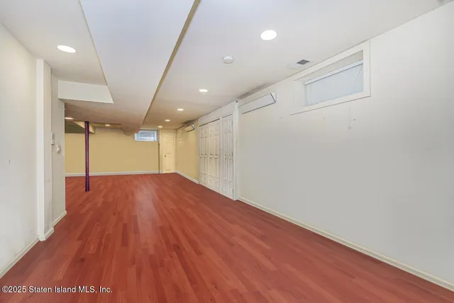 $1,590,000 | 528 Rathbun Avenue | Huguenot