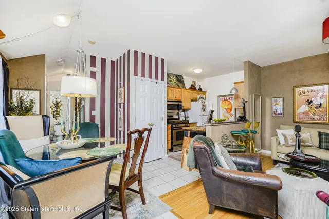 $1,590,000 | 528 Rathbun Avenue | Huguenot