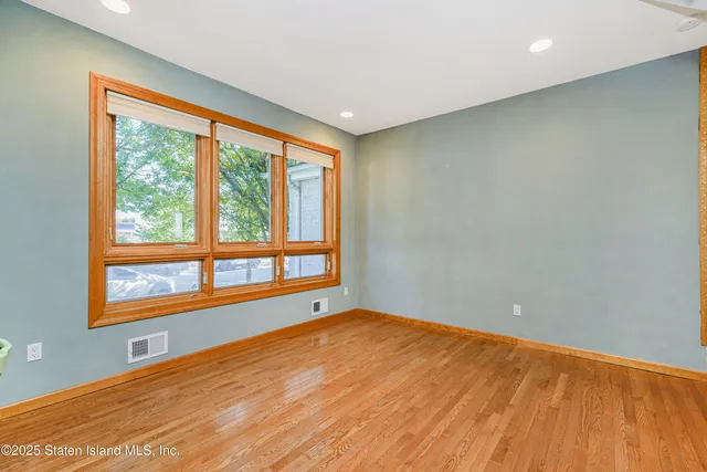 $1,590,000 | 528 Rathbun Avenue | Huguenot