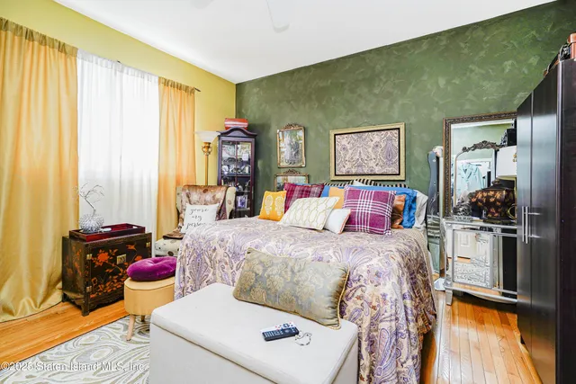 $1,590,000 | 528 Rathbun Avenue | Huguenot