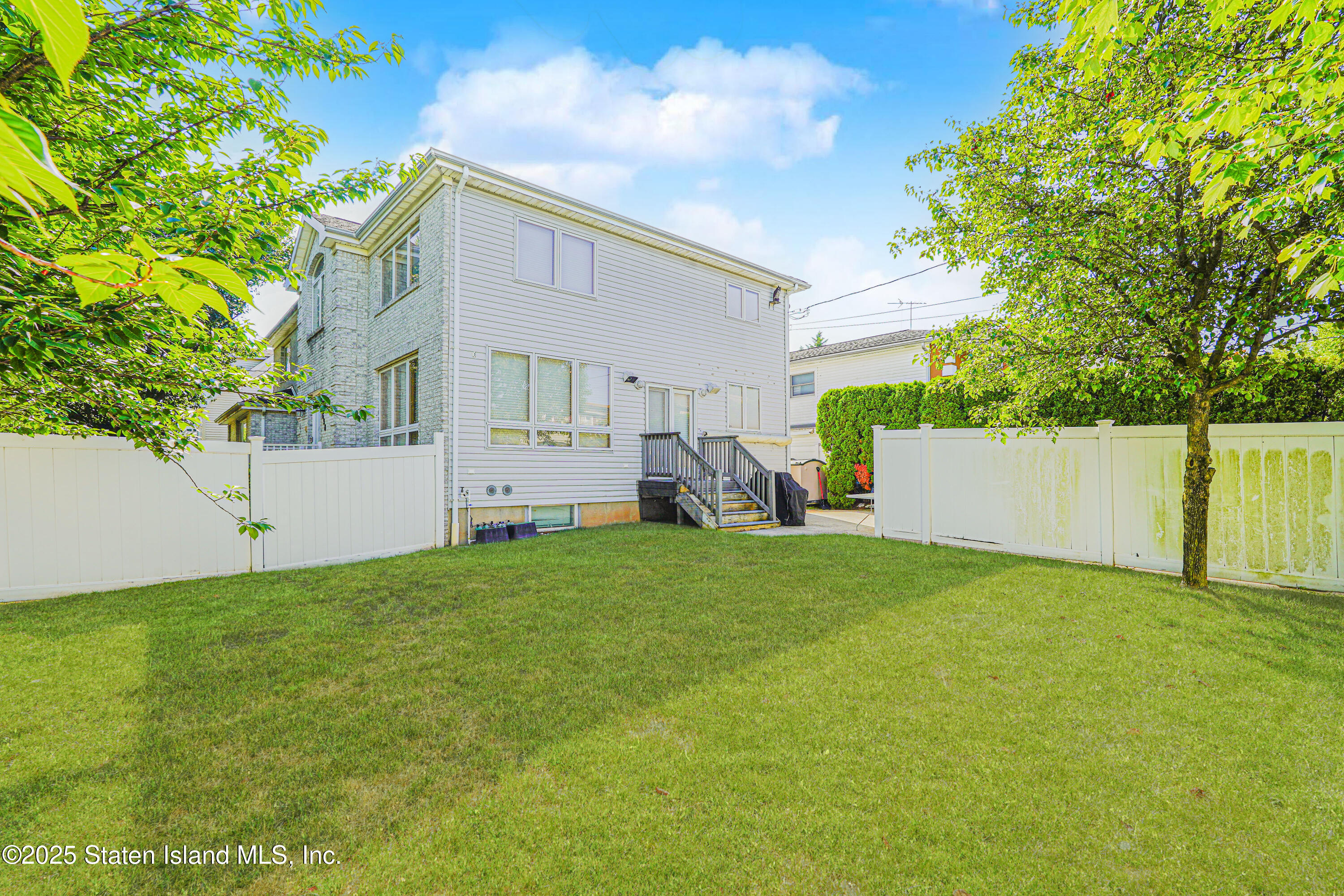 528 Rathbun Avenue Staten Island, NY 10312 - Photo 45 of 49 38