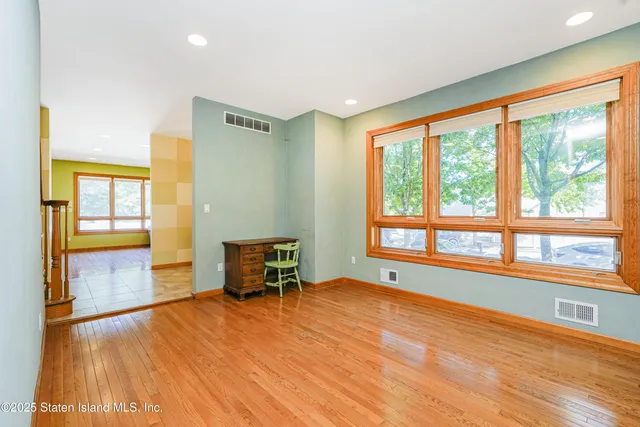 $1,590,000 | 528 Rathbun Avenue | Huguenot